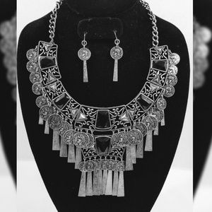 NWT Statement Boho Style Silver Tone Necklace Set